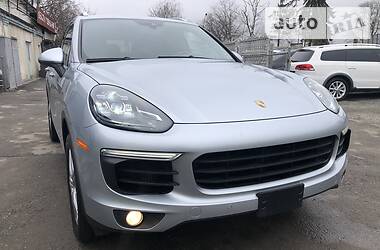 Внедорожник / Кроссовер Porsche Cayenne 2015 в 