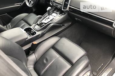 Внедорожник / Кроссовер Porsche Cayenne 2015 в 