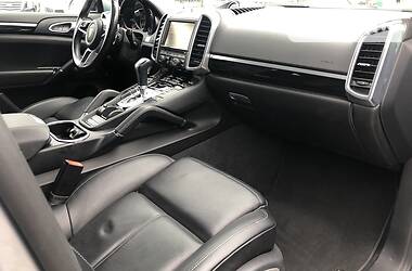 Внедорожник / Кроссовер Porsche Cayenne 2015 в 