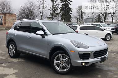 Внедорожник / Кроссовер Porsche Cayenne 2015 в 