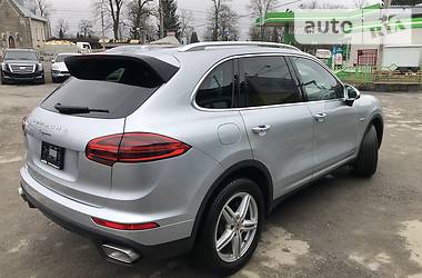 Внедорожник / Кроссовер Porsche Cayenne 2015 в 