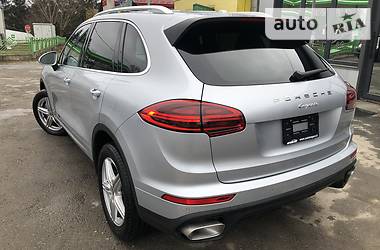 Внедорожник / Кроссовер Porsche Cayenne 2015 в 