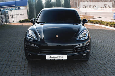 Позашляховик / Кросовер Porsche Cayenne 2013 в 