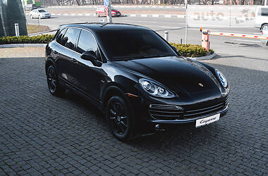 Позашляховик / Кросовер Porsche Cayenne 2013 в 
