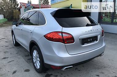 Позашляховик / Кросовер Porsche Cayenne 2013 в 