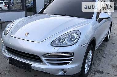 Позашляховик / Кросовер Porsche Cayenne 2013 в 