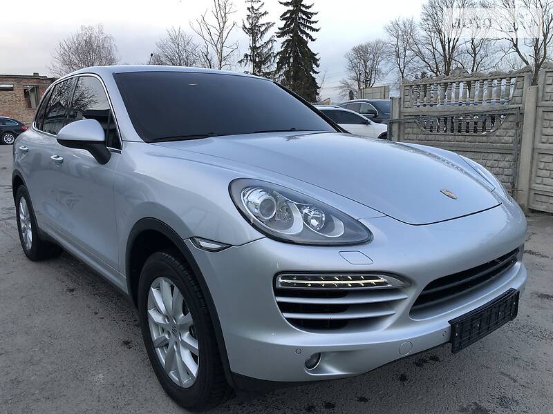 Позашляховик / Кросовер Porsche Cayenne 2013 в 