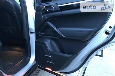 Позашляховик / Кросовер Porsche Cayenne 2013 в 