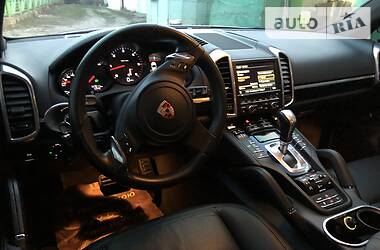 Позашляховик / Кросовер Porsche Cayenne 2013 в 