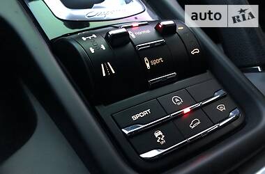 Позашляховик / Кросовер Porsche Cayenne 2013 в 
