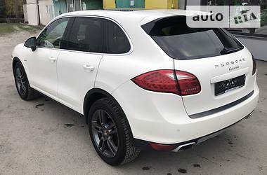 Внедорожник / Кроссовер Porsche Cayenne 2011 в Тернополе