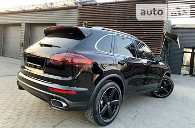 Внедорожник / Кроссовер Porsche Cayenne 2015 в 