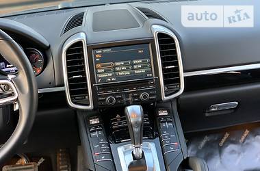 Внедорожник / Кроссовер Porsche Cayenne 2015 в 