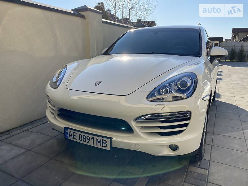 Позашляховик / Кросовер Porsche Cayenne 2011 в 