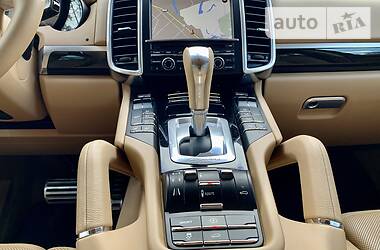 Позашляховик / Кросовер Porsche Cayenne 2012 в 