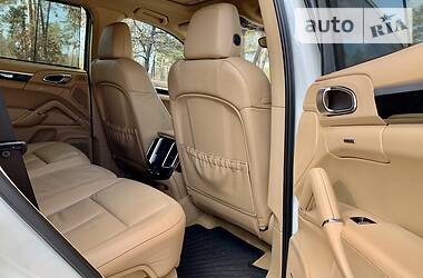 Позашляховик / Кросовер Porsche Cayenne 2012 в 