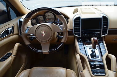 Позашляховик / Кросовер Porsche Cayenne 2011 в 