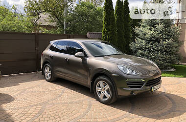 Внедорожник / Кроссовер Porsche Cayenne 2012 в 