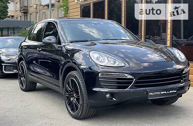 Внедорожник / Кроссовер Porsche Cayenne 2013 в Киеве