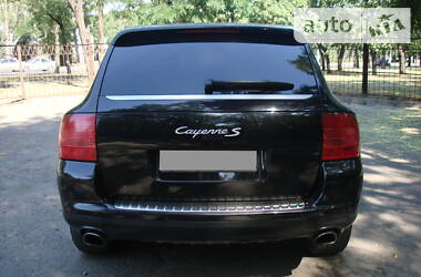 Внедорожник / Кроссовер Porsche Cayenne 2005 в 