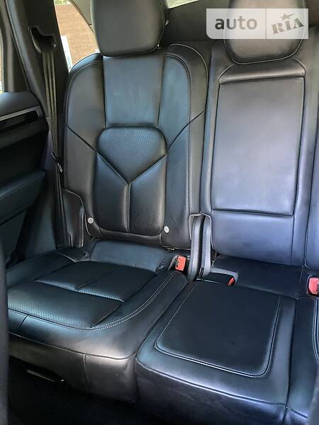 Позашляховик / Кросовер Porsche Cayenne 2013 в Одесі