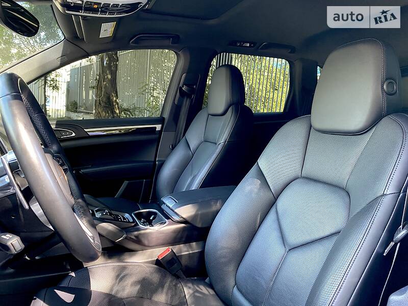 Позашляховик / Кросовер Porsche Cayenne 2015 в Дніпрі
