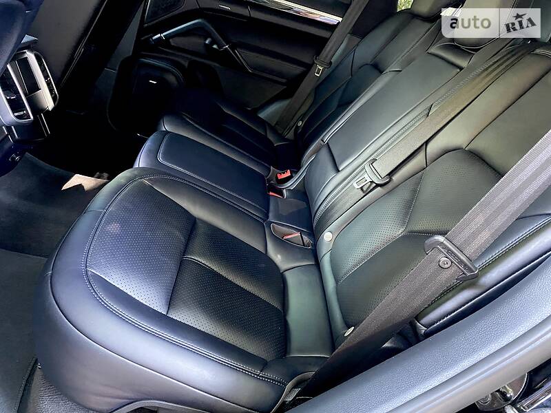 Позашляховик / Кросовер Porsche Cayenne 2015 в Дніпрі