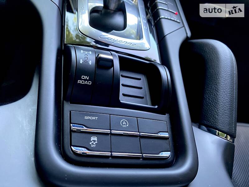 Позашляховик / Кросовер Porsche Cayenne 2015 в Дніпрі