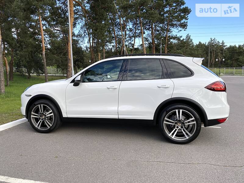 Позашляховик / Кросовер Porsche Cayenne 2014 в Києві