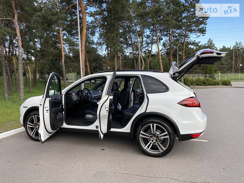 Позашляховик / Кросовер Porsche Cayenne 2014 в Києві