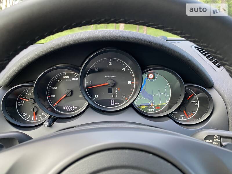 Позашляховик / Кросовер Porsche Cayenne 2014 в Києві