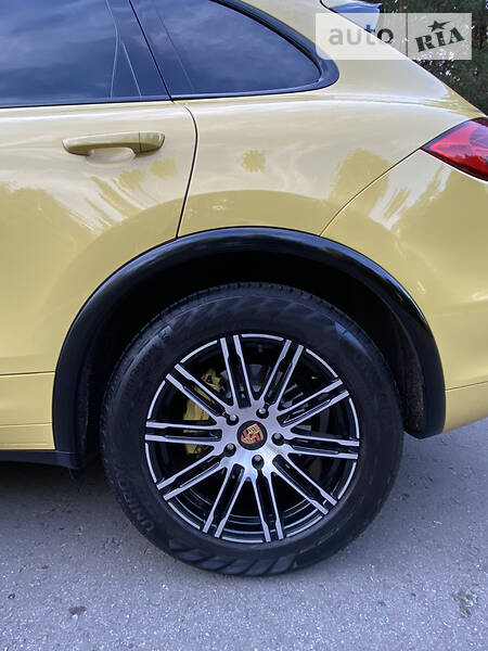 Позашляховик / Кросовер Porsche Cayenne 2010 в Києві