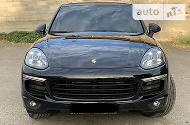 Позашляховик / Кросовер Porsche Cayenne 2016 в Дніпрі