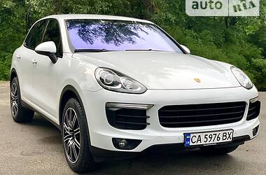 Внедорожник / Кроссовер Porsche Cayenne 2016 в Киеве
