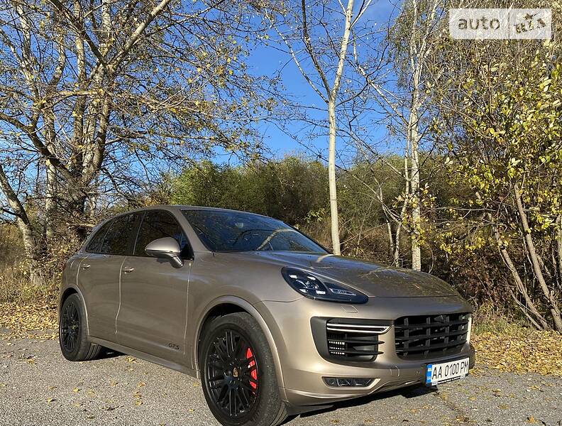 Позашляховик / Кросовер Porsche Cayenne 2016 в Києві