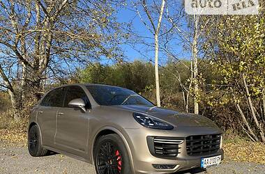 Позашляховик / Кросовер Porsche Cayenne 2016 в Києві