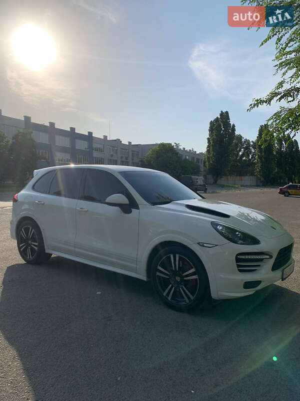 Внедорожник / Кроссовер Porsche Cayenne 2011 в Днепре
