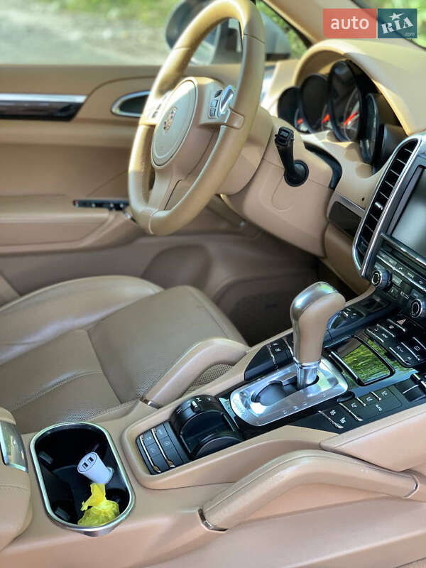 Внедорожник / Кроссовер Porsche Cayenne 2011 в Днепре