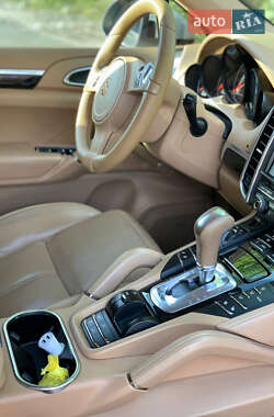 Позашляховик / Кросовер Porsche Cayenne 2011 в 