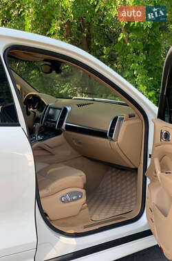 Позашляховик / Кросовер Porsche Cayenne 2011 в 