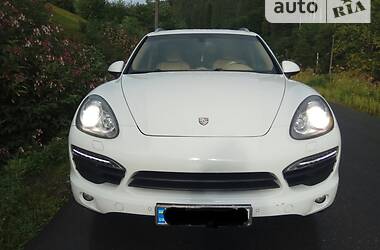 Позашляховик / Кросовер Porsche Cayenne 2013 в 