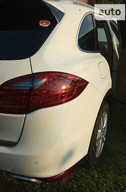 Позашляховик / Кросовер Porsche Cayenne 2013 в 