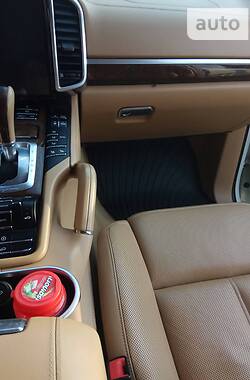 Позашляховик / Кросовер Porsche Cayenne 2013 в 