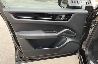 Внедорожник / Кроссовер Porsche Cayenne 2020 в 