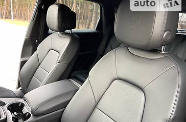 Внедорожник / Кроссовер Porsche Cayenne 2020 в 