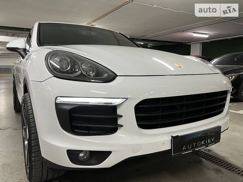 Внедорожник / Кроссовер Porsche Cayenne 2015 в Киеве