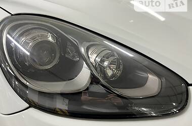 Позашляховик / Кросовер Porsche Cayenne 2015 в 
