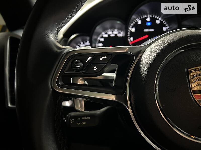 Внедорожник / Кроссовер Porsche Cayenne 2015 в Киеве