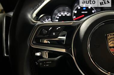Позашляховик / Кросовер Porsche Cayenne 2015 в 