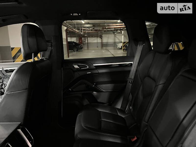 Внедорожник / Кроссовер Porsche Cayenne 2015 в Киеве